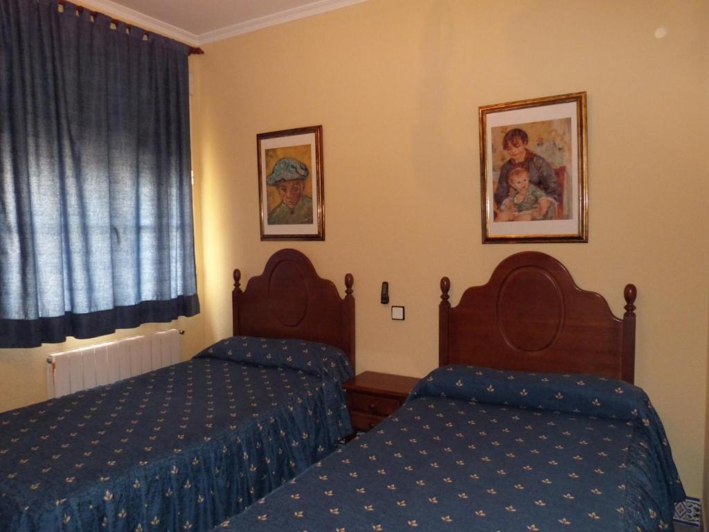 Hostal Restaurante Las Canteras Pedrera Rum bild